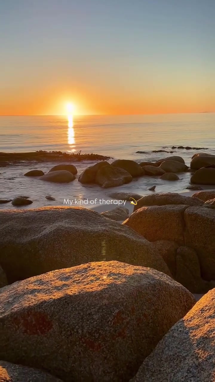 Sunset over the Bay of Fires coastline